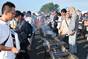 ゆりあげ港朝市恒例の「さんま祭り」を開催