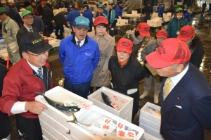 市場運営協議会委員が仙台卸売市場を視察