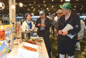 みやぎ水産の日に合わせホヤを試食提案