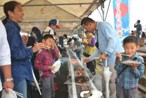 ゆりあげ港朝市恒例のサンマ祭りを開催