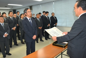 仙台水産創立55周年記念日を祝い永年勤続者を表彰