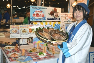 今月のおすすめは！「ホタテガイ」を試食提案