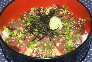 「みやぎ水産の日」でカツオを試食提案