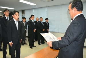 創立56周年記念を祝うとともに永年勤続者を表彰