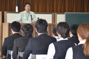 せり人試験に全員が合格