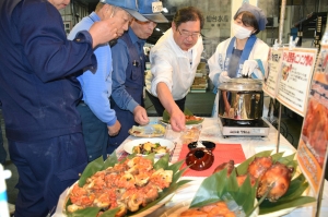 ｢みやぎ水産の日｣でホヤを試食提案