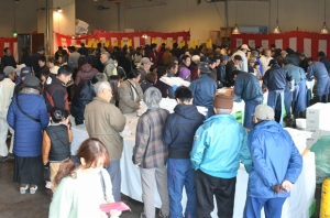 中央水産花巻による「花巻市場まつり」を開催