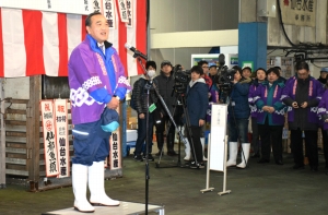 一年の商売繁盛を祈願し業務開始式