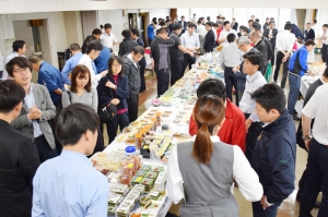 仙台水産加工食品部が秋冬商品提案会を開催