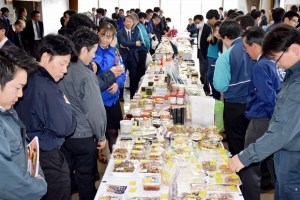仙台水産加工食品部が春夏の商品提案会を開く