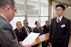 新“鮮”力の活躍を期待 東海入社式