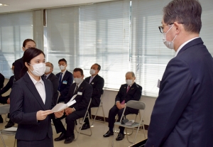 ようこそ仙水グループへ 仙台水産・イーネット合同入社式