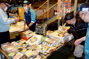 市場発「しったげうめぇ！秋田フェア」イベントを開く