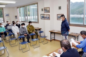 今シーズンのカキ出荷を前に決起集会／桃浦合同会社