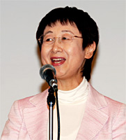 来賓あいさつする奥山市長